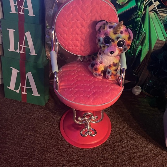 Other - EUC doll hairdresser pink chair no plush